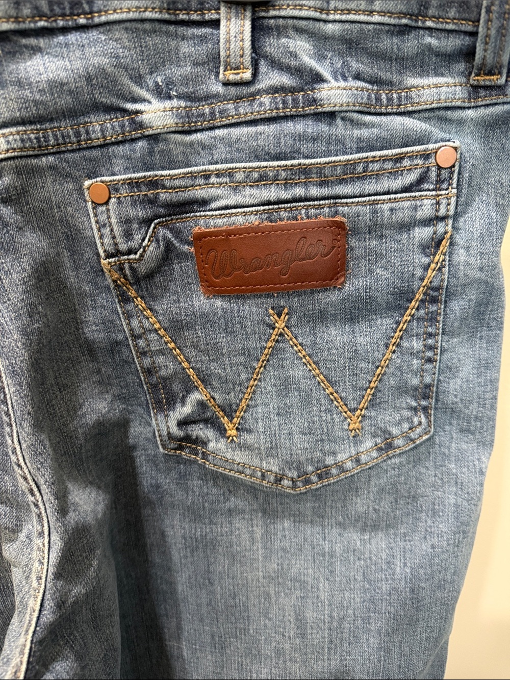 Relaxed Men’s Jeans in Blue Denim 38x32 Boot cut - Picture 4 of 6